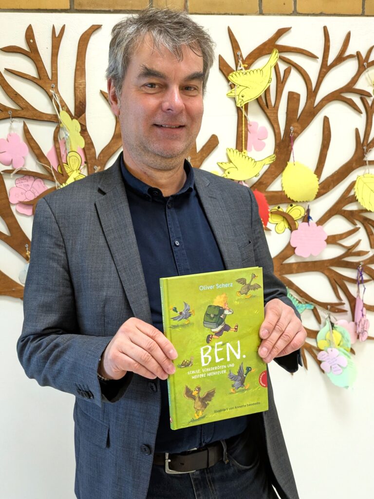 Oliver Brandt (MdL) las aus dem Buch "Ben" von Autor Oliver Scherz vor.