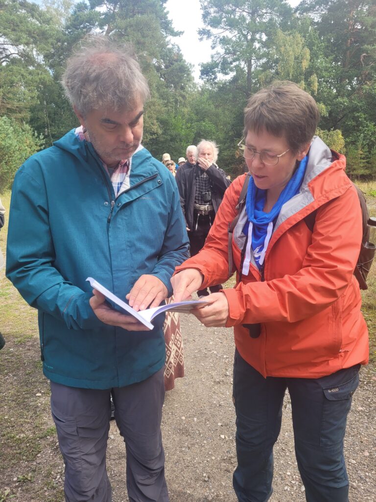 Heike Kramer vom NABU Geesthacht im Gespräch mit Oliver Brandt (MdL). Foto: Regionalbüro Oliver Brandt
